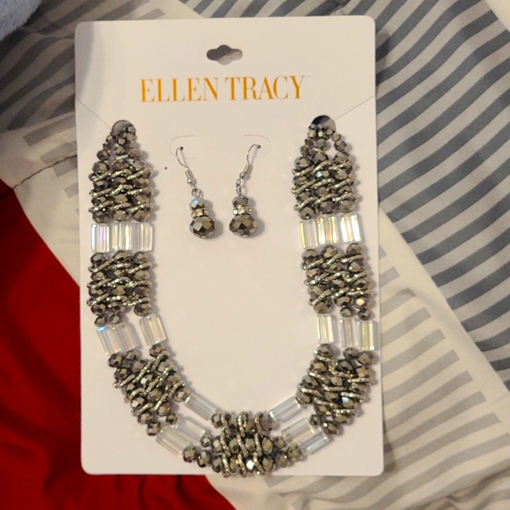 Necklace and earring set